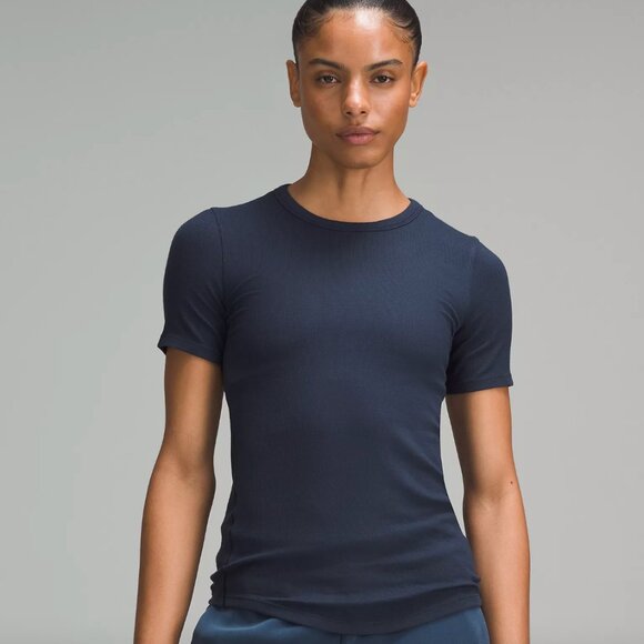 NWT! Lululemon 'Hold Tight' Short-Sleeve Shirt True Navy Size 6 - Picture 1 of 5